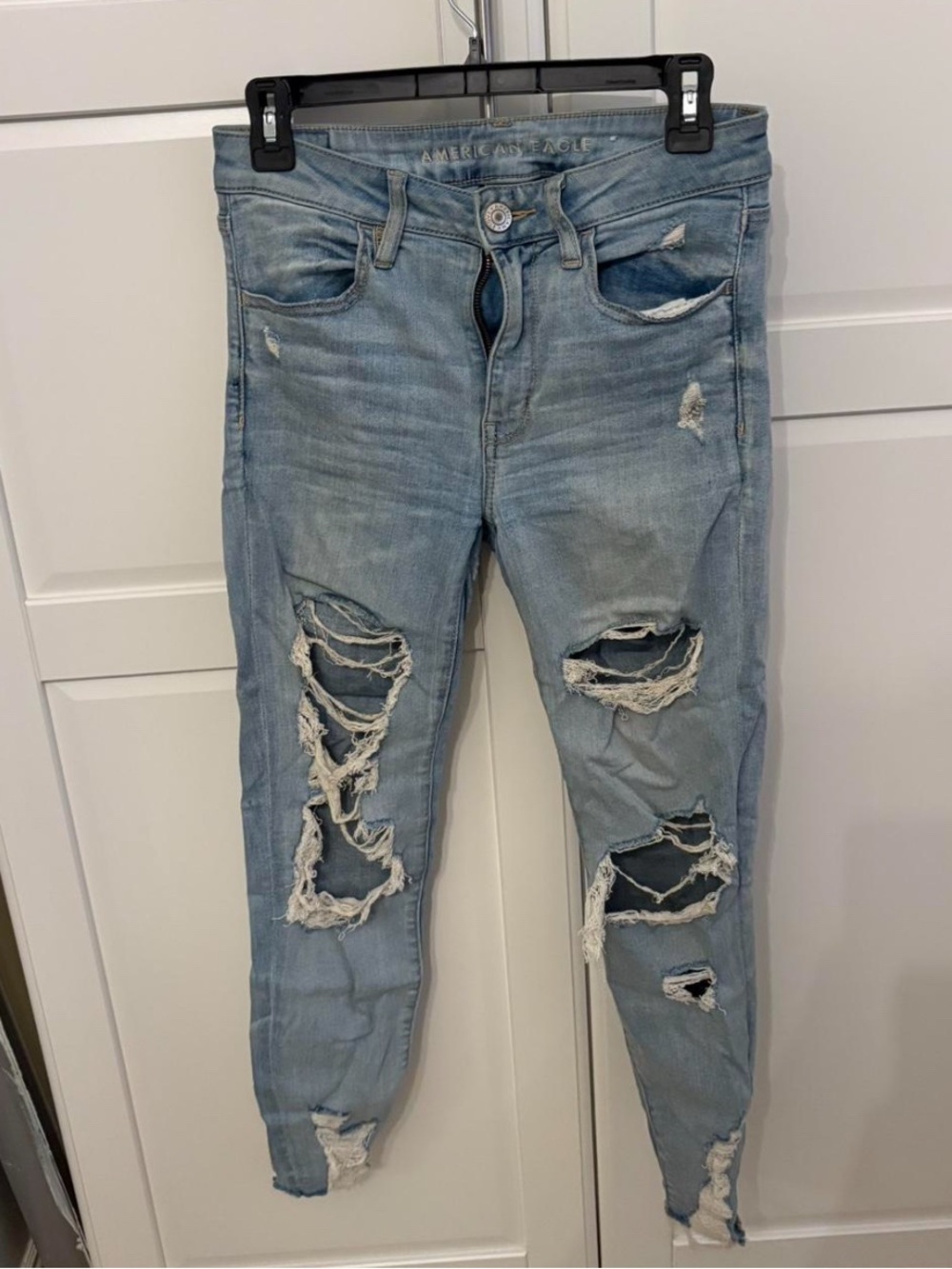 American Eagle Outfitters Light Wash Ripped Skinny Jeans
